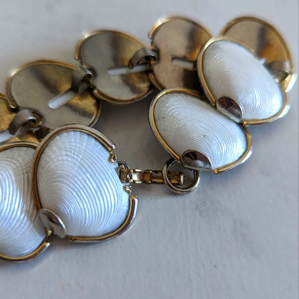 3/$10 Vintage shell bracelet cuff strap, white and gold - Picture 4 of 7